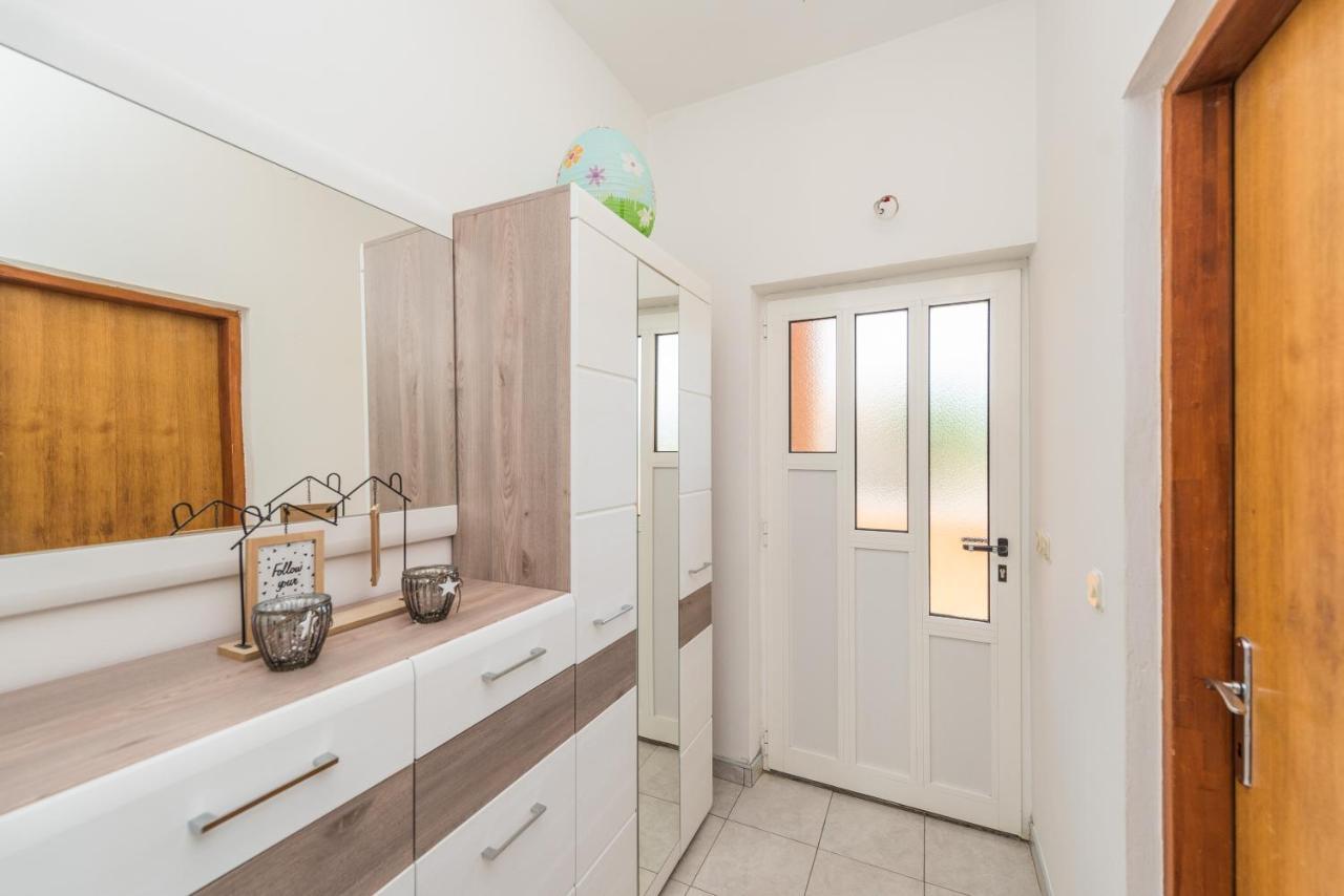 Nelly Apartments Privlaka  Bagian luar foto