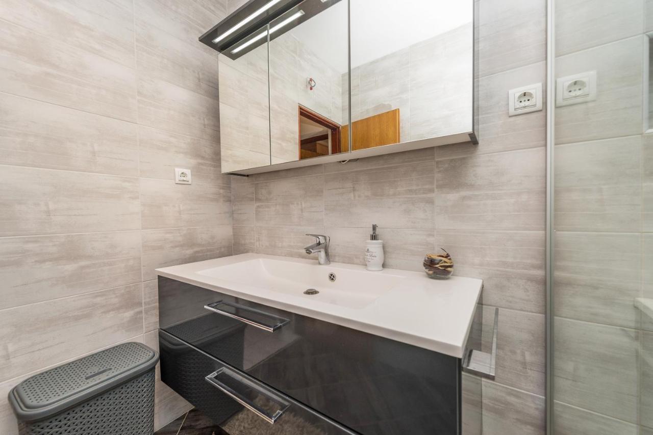 Nelly Apartments Privlaka  Bagian luar foto